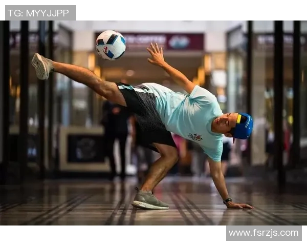 花式足球领域最强球星盘点与技巧分析,谁能称霸这一独特足球艺术之巅 花式足球领域最强球星盘点与技巧分析,谁能称霸这一独特足球艺术之巅